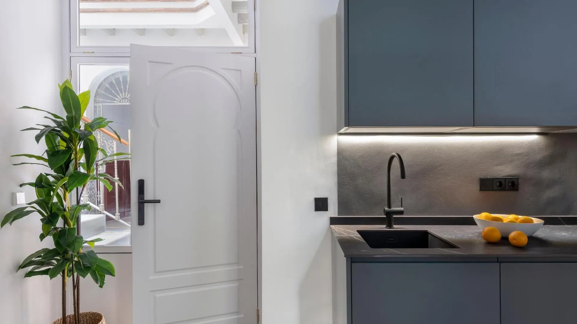 Casa Bedoya Suites & Colors By Magno Apartments Sevilla 0*,
